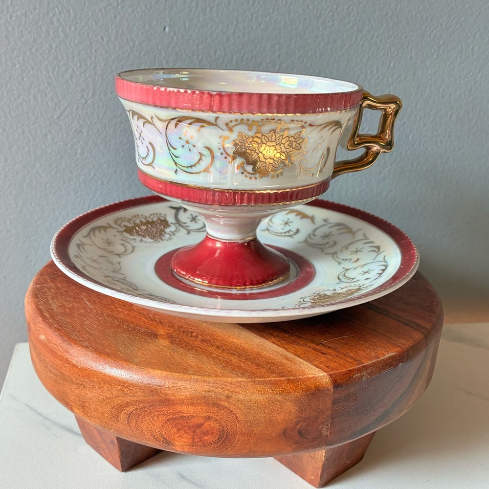 Vintage Napco Japan Footed Teacup & Saucer Set – Iridescent